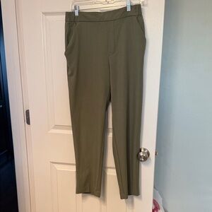 GAP Olive Green Pull-On Cropped Pants